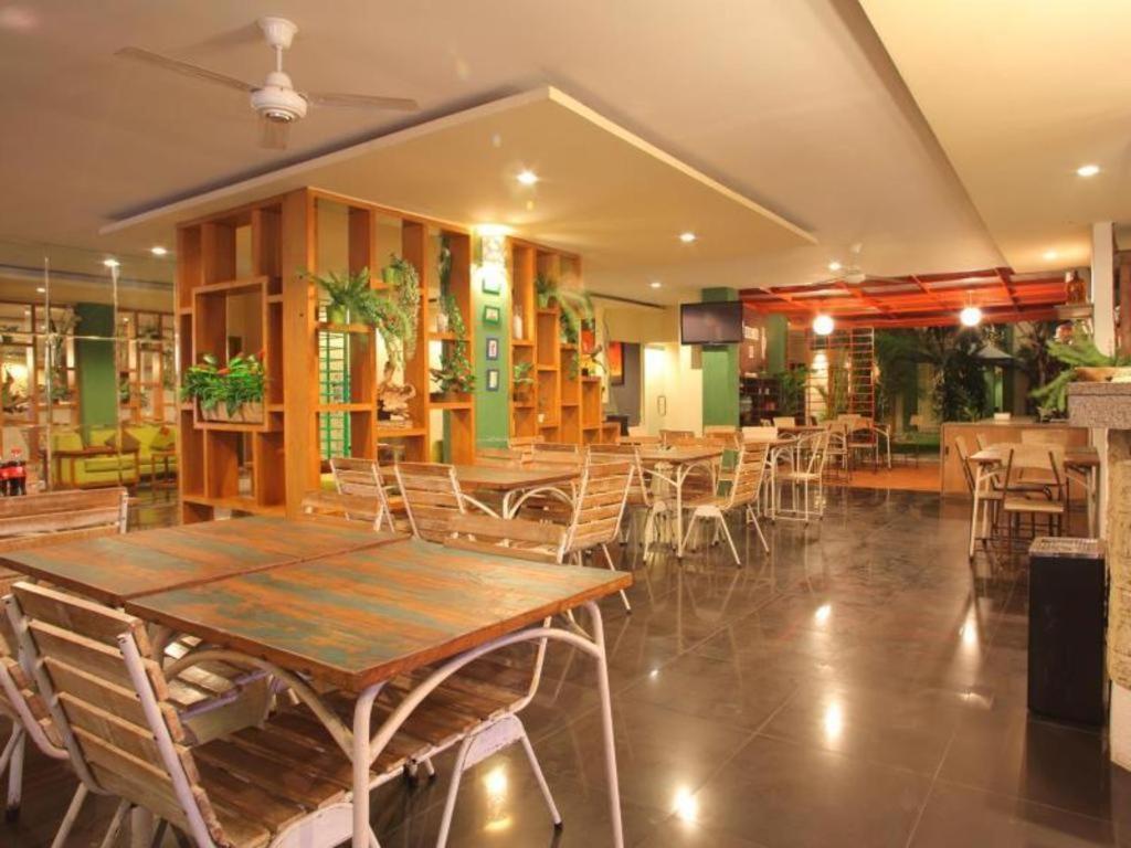 Spazzio Bali Hotel Kuta Lombok Exterior foto